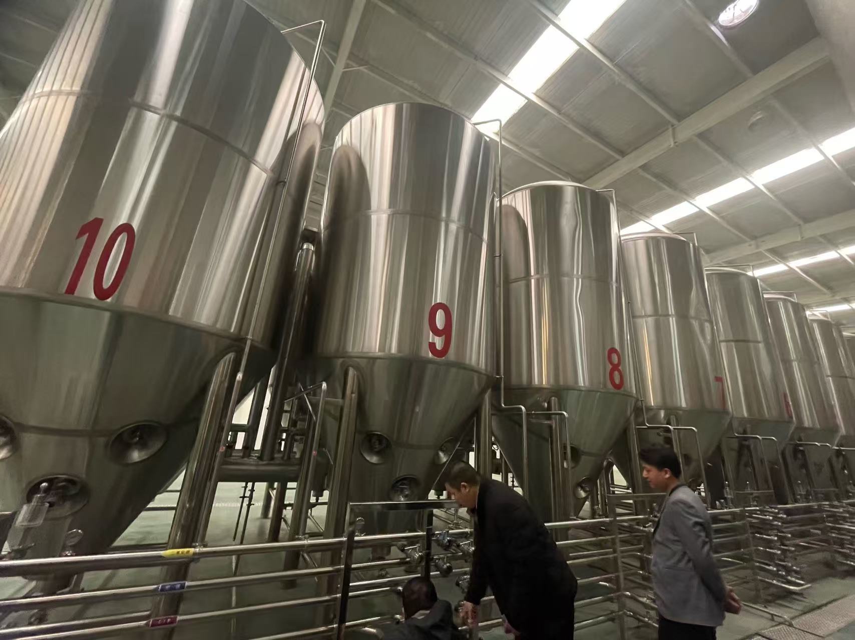 彭泽精酿啤酒设备厂—平面布置、设备设计、制造、调试、培训等一条龙服务